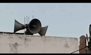 घर को मस्जिद में बदलने पर हिंदू संगठनों मैं गुस्सा!!