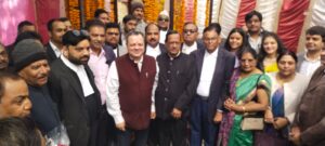 पूर्व अध्यक्ष जिला अधिवक्ता संघ स्व. केके मिश्रा की प्रतिमा का किया अनावरण