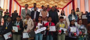 जोश छात्रवृत्ति परीक्षा में अव्वल रहे कक्षा 9 के छात्रों का किया गया सम्मान