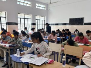 सेंट जेवियर्स हाई स्कूल में प्रवेश परीक्षा संपन्न, 362 छात्राओं ने दी परीक्षा