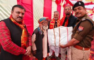 पुण्यतिथि पर सुंदरकांड पाठ के बाद जरूरतमंदों में राशन व कंबल का वितरण!