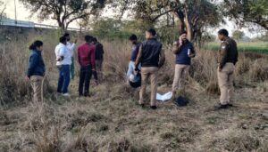 प्राइवेट हॉस्पिटल के पास झाड़ियों में मिला नवजात का शव