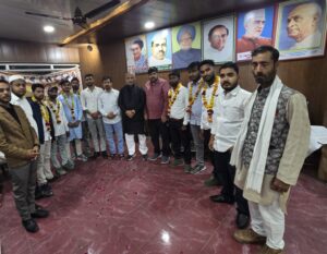 सदर विधानसभा में नवयुवकों ने थामा कांग्रेस का दामन।