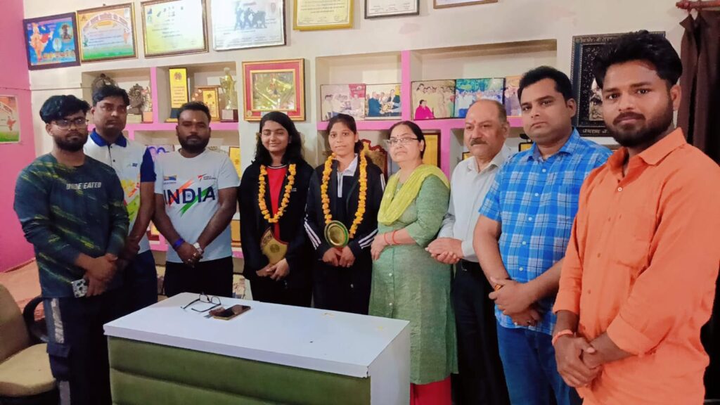 ताइक्वांडो खिलाड़ी रिचा राजपूत को सिल्वर मेडल पर सम्मान