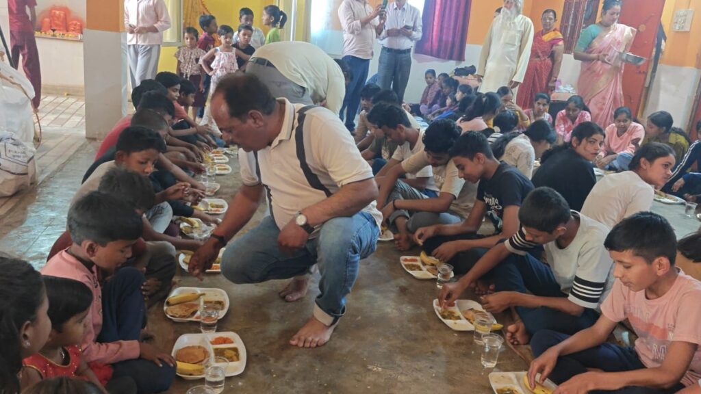 राम जानकी मंदिर के वार्षिक उत्सव में विशाल भंडारे का हुआ आयोजन