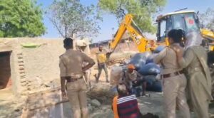 अवैध अतिक्रमण पर चला बुलडोजर, मचा हड़कंप