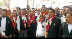 ढोल-नगाड़ों के बीच बार एसोसिएशन नामांकन, प्रत्याशियों ने दिखाई ताकत