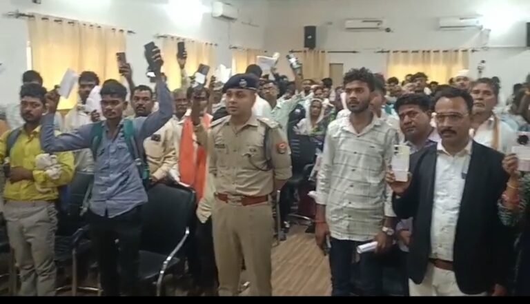 खोए मोबाइल पा कर लोगों के खिले चेहरे