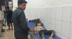 पति से विवाद के बाद मां ने खुद और दो मासूम बेटों को खिलाया जहर, 4 वर्षीय बेटे की मौत