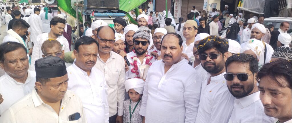 अकीदत और अदब के साथ निकला जुलूस-ए-मोहम्मदी, गूंजे नारे-ए-रिसालत