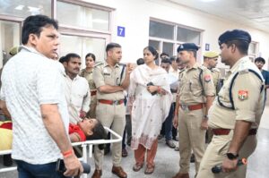 पिकअप पलटने से 29 श्रद्धालु घायल, सात गंभीर हालत में कानपुर रेफर
