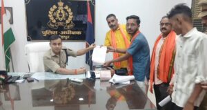 छात्र तेजस की मौत के मामले में बजरंग सेना ने उठाई गिरफ्तारी और बुलडोजर कार्रवाई की मांग