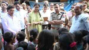 बाढ़ पर प्रशासन अलर्ट, डीएम-एसपी ने प्रभावित इलाकों का लिया जायजा