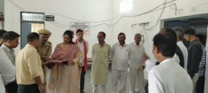 वेयर हाउस की सुरक्षा व्यवस्था का डीएम ने किया निरीक्षणसीसी कैमरे मिले क्रियाशील, 24 घंटे सुरक्षा में तैनात है पुलिस बल