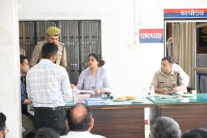 थाना समाधान दिवस में कल्यानपुर पहुंचे डीएम-एसपी