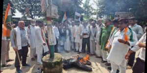 SIR विवाद पर कांग्रेस का हल्लाबोल, ज्ञानेश कुमार का पुतला फूंका