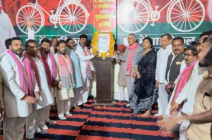 सपाइयों ने मनाई डॉ. राम मनोहर लोहिया की पुण्यतिथि