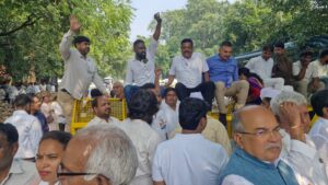 दिल्ली प्रदर्शन से लौटे कांग्रेसी, भाजपा सरकार पर साधा निशाना