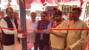 चौक स्टेशन रोड पर बाहर फर्नीचर इलेक्ट्रॉनिक शोरूम का उद्घाटन