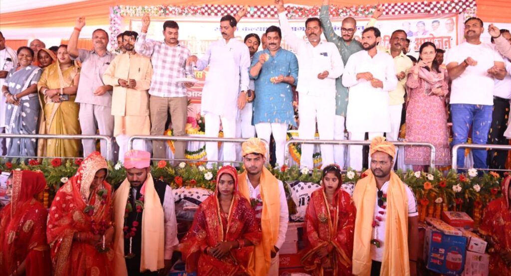 अयाह शाह में 211 जोड़ों का सामूहिक विवाह संपन्न